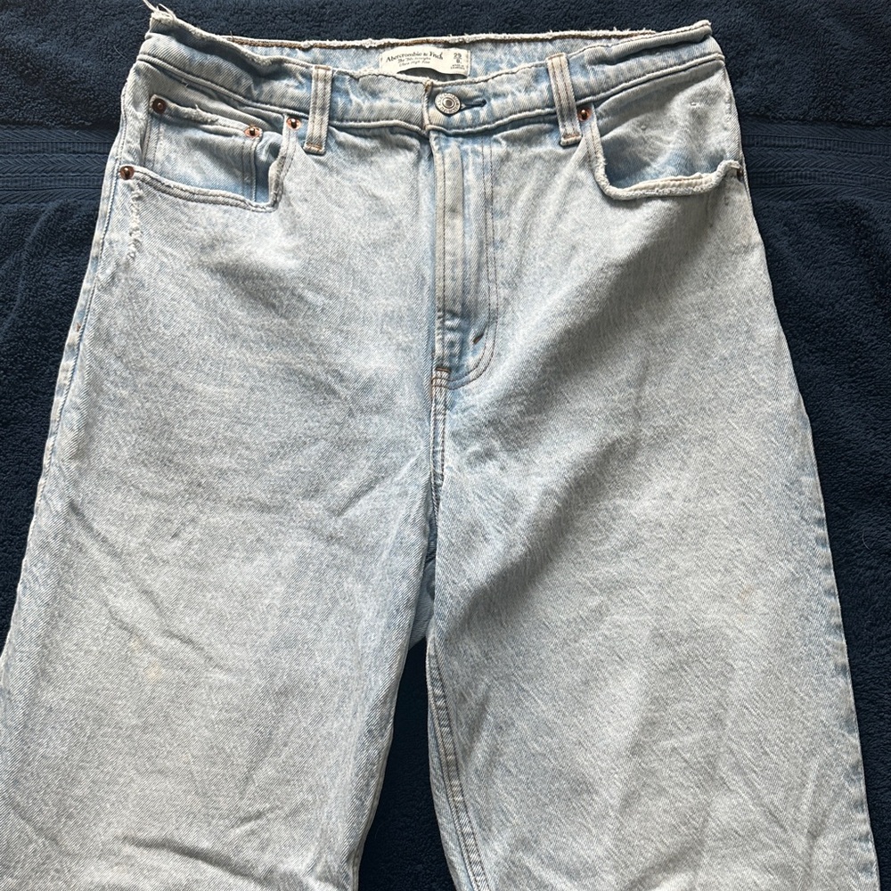 Abercrombie & Fitch Women’s Relaxed Distressed Light Blue Jeans